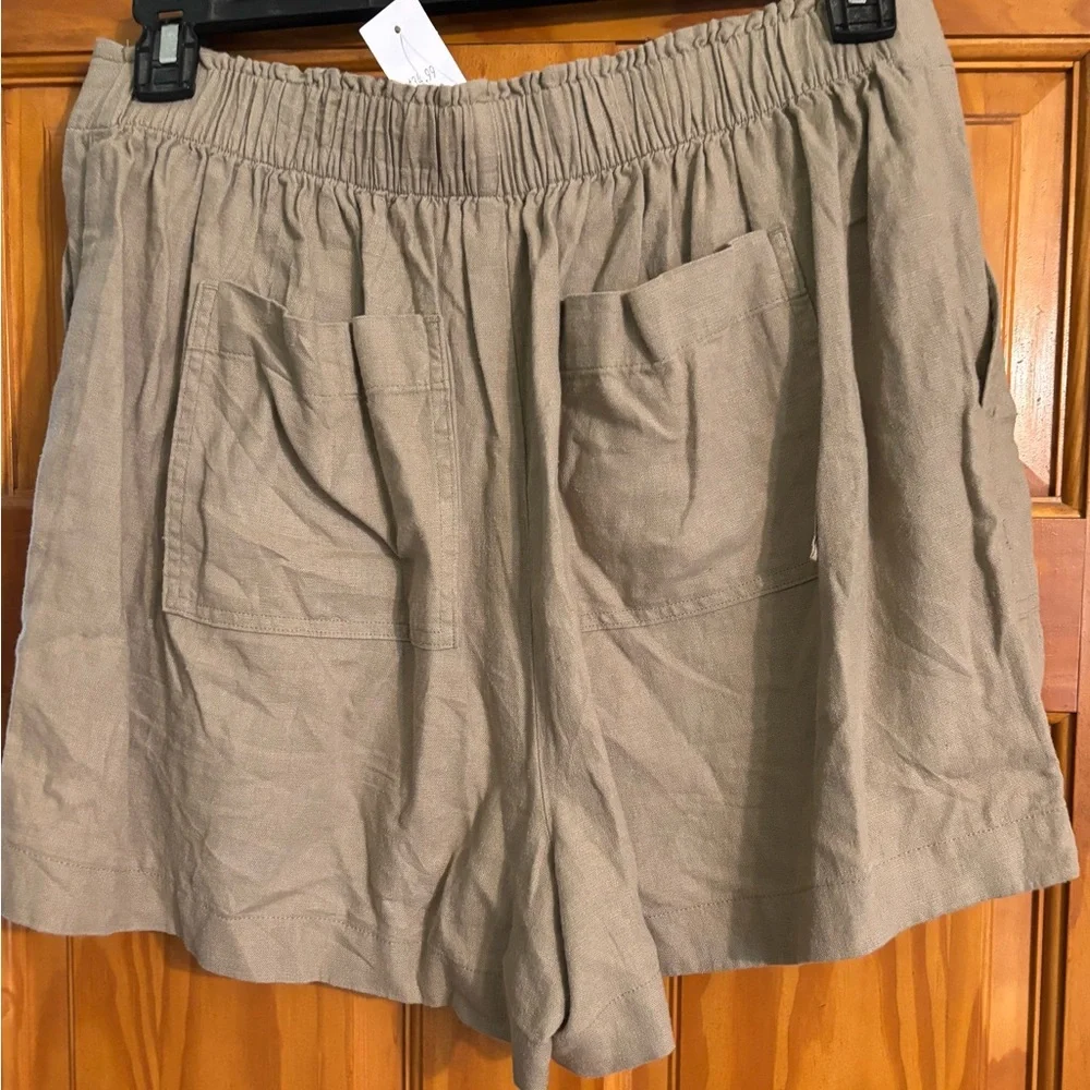 LOFT Beige Casual Shorts - Picture 2 of 4
